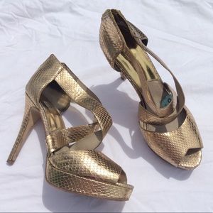 Michael Kors Gold heels